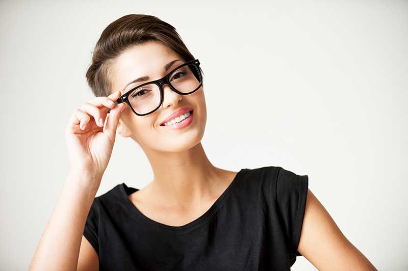 Why Should You Choose Cheap Eyeglass Frames?